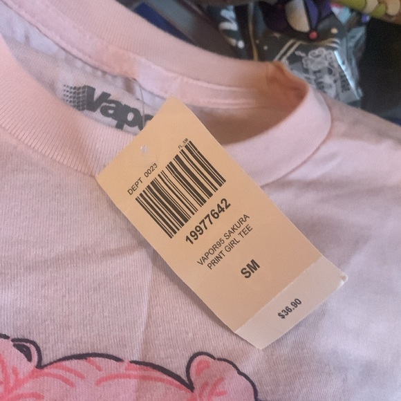 Women’s Graphic Oversized Short Sleeve Shirt - Picture 2 of 4